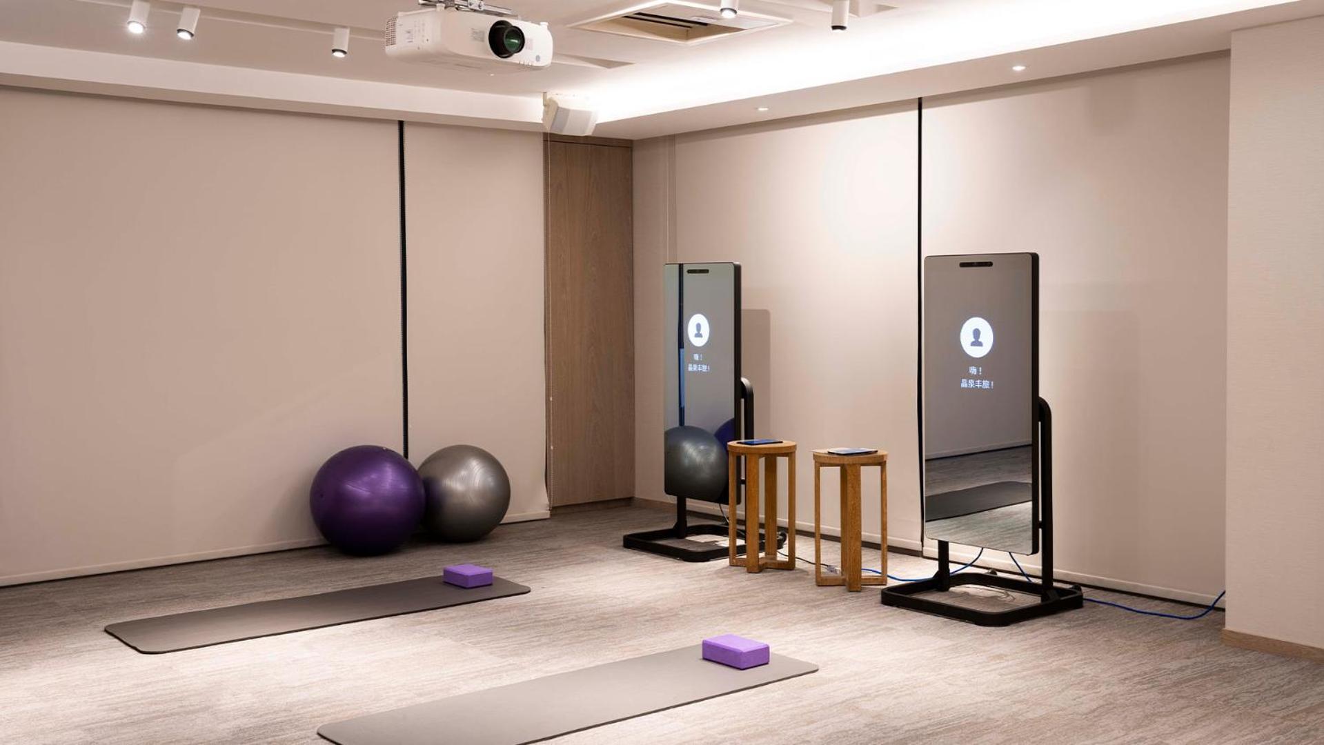 礁溪晶泉丰旅 Wellspring By Silks Jiaoxi Exterior foto A Mirror home gym