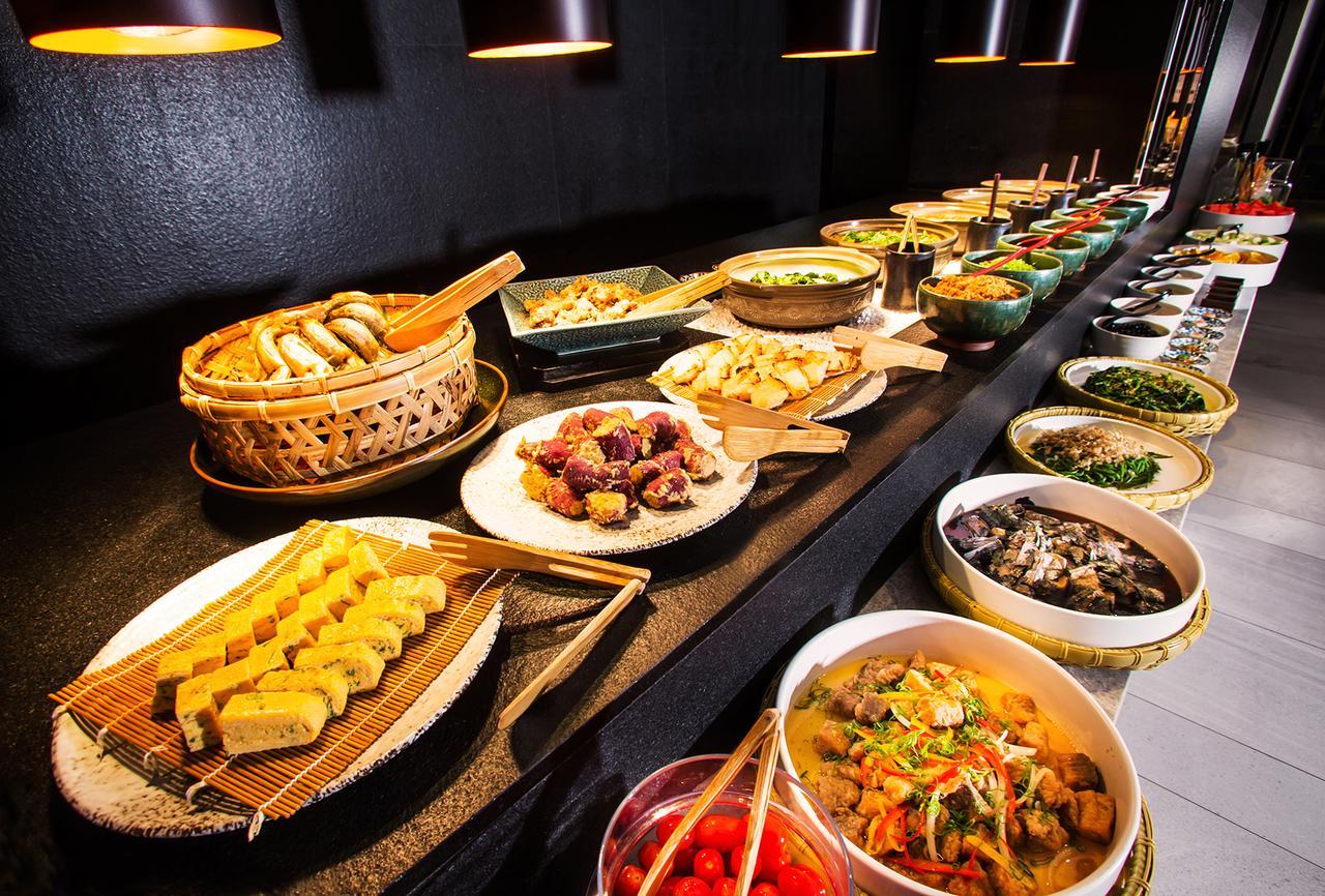 礁溪晶泉丰旅 Wellspring By Silks Jiaoxi Exterior foto A buffet at a restaurant