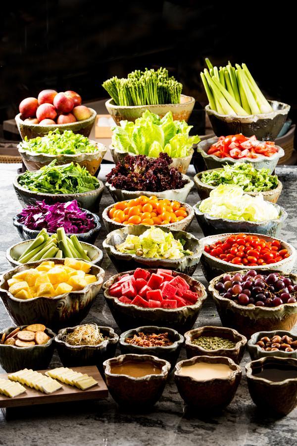 礁溪晶泉丰旅 Wellspring By Silks Jiaoxi Exterior foto A selection of salad ingredients
